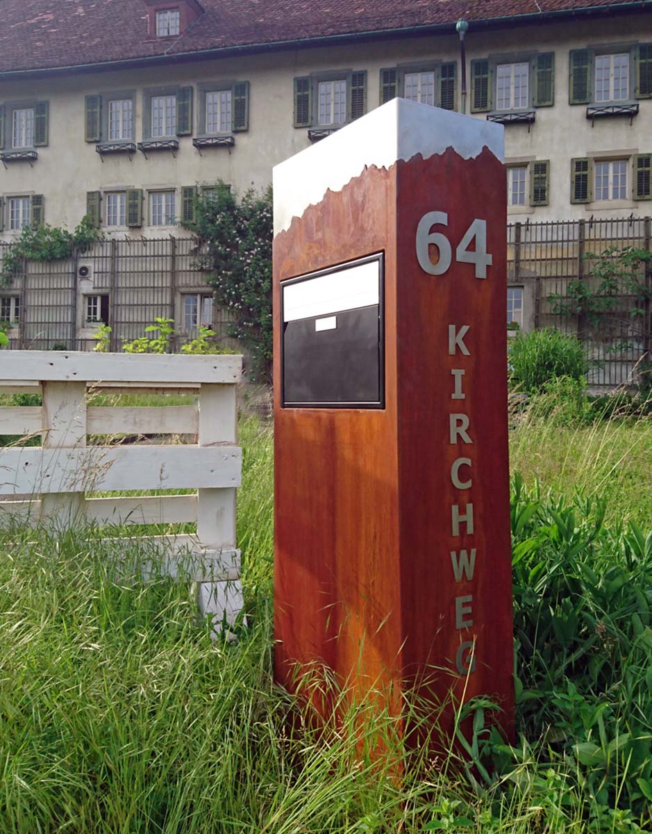 POSTO "Mountain" aus 2mm Corten- und Edelstahl