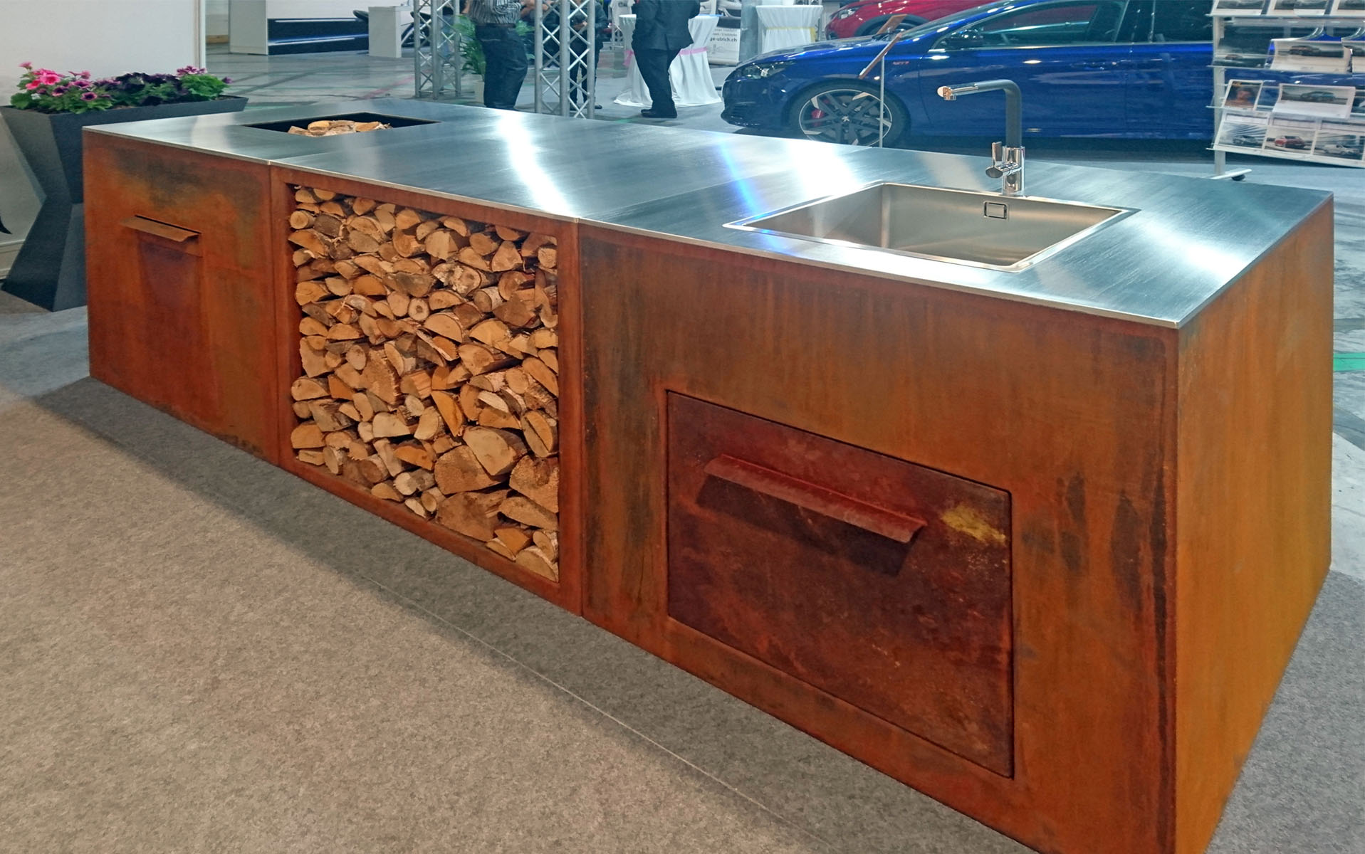 FUEGO Outdoor Kitchen aus Corten und Edelstahl individuell nach Kundenwunsch